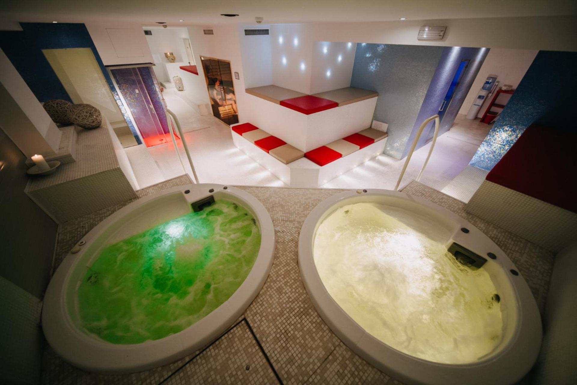 Hotel Lalla Beauty & Relax 체제나티코 외부 사진