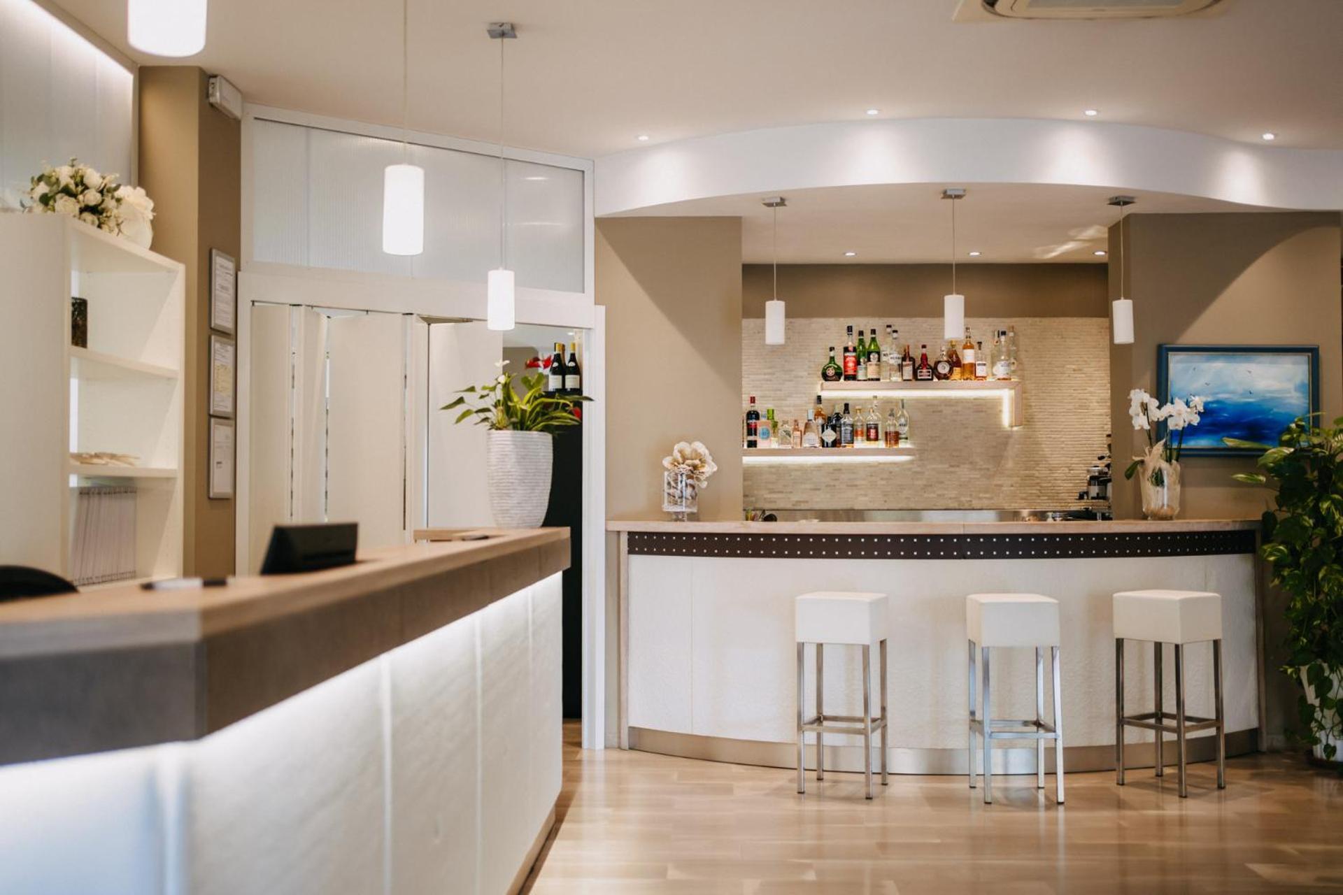 Hotel Lalla Beauty & Relax 체제나티코 외부 사진