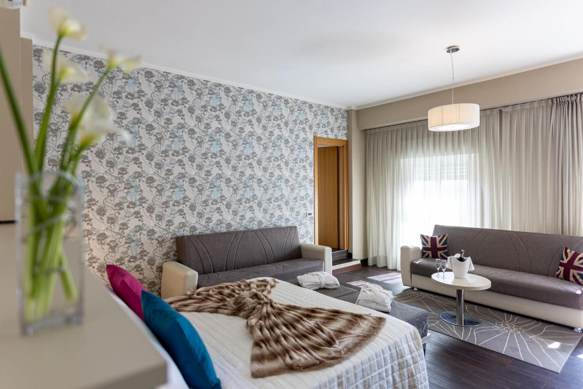 Hotel Lalla Beauty & Relax 체제나티코 외부 사진