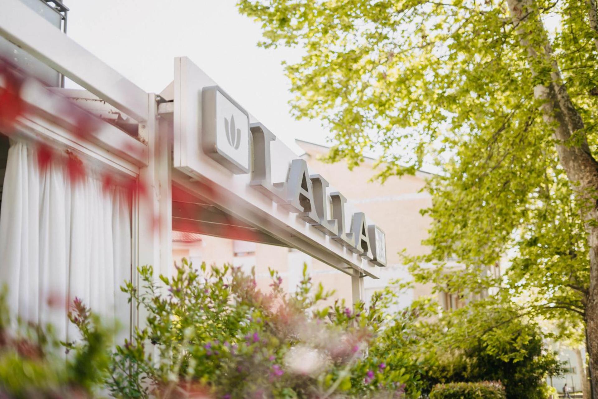 Hotel Lalla Beauty & Relax 체제나티코 외부 사진