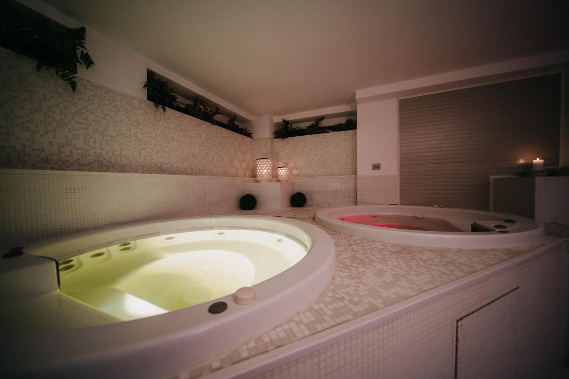 Hotel Lalla Beauty & Relax 체제나티코 외부 사진
