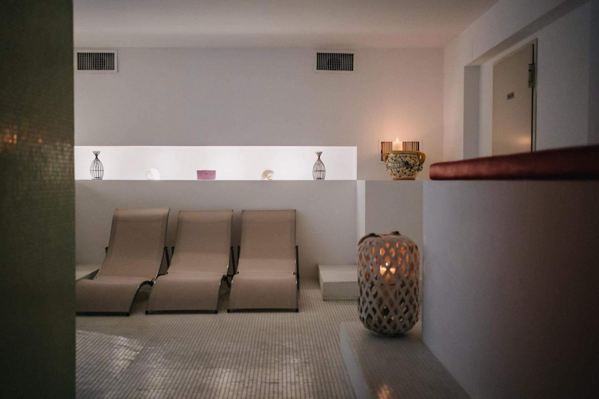 Hotel Lalla Beauty & Relax 체제나티코 외부 사진