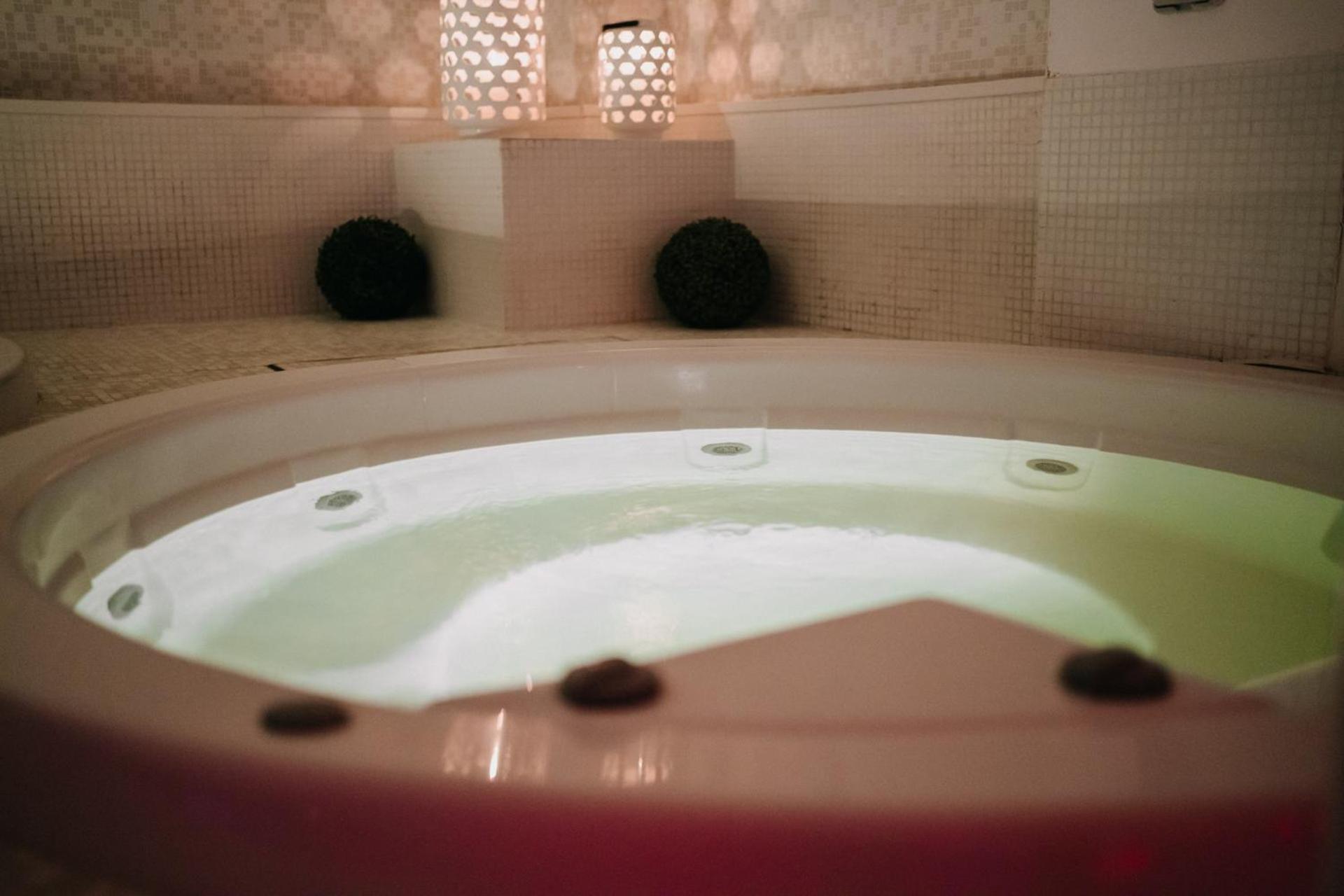 Hotel Lalla Beauty & Relax 체제나티코 외부 사진