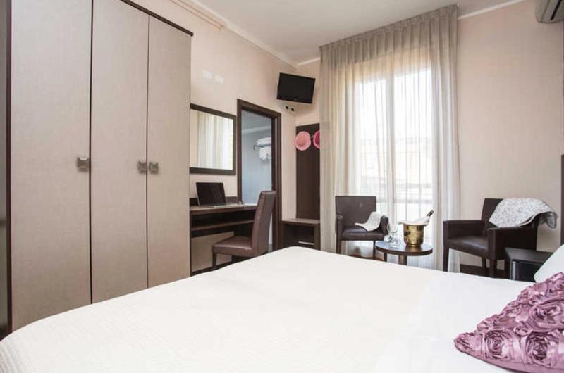 Hotel Lalla Beauty & Relax 체제나티코 외부 사진